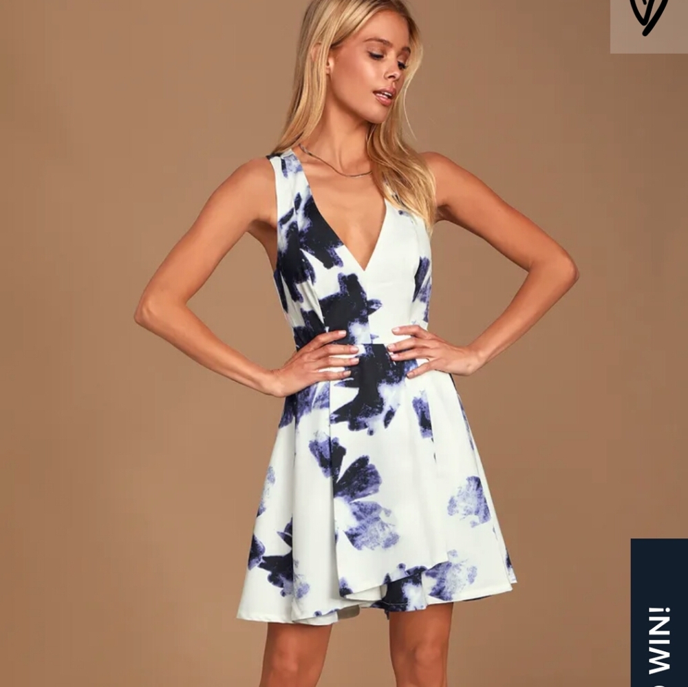 NWT Lulus Blue and Ivory Floral Dress Size xs
